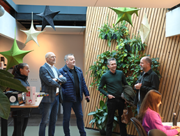 Vakjury op bezoek bij de genomineerde