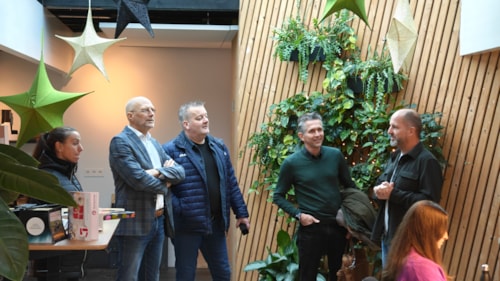 Vakjury op bezoek bij de genomineerde